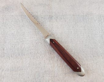 Queen Finest Stainless Filet Fish Knife ~ 4" blade with Scaler on Back (8 3/8" total Length) ~~ Wood Handle