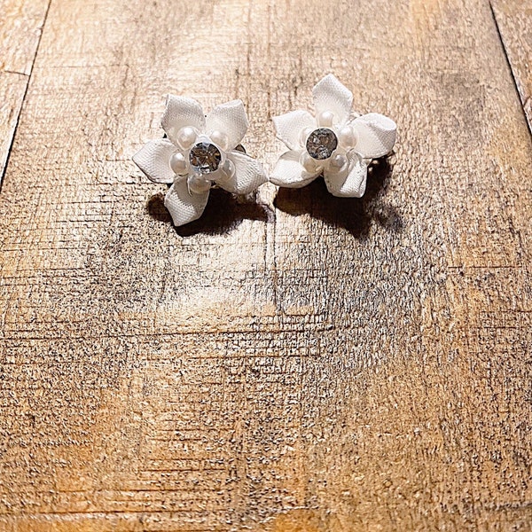 My Flower clip on earrings|toddler|jewelry|silver|pearl|diamond|women|trendy|modest|fashion|comfortable|invisible|white|