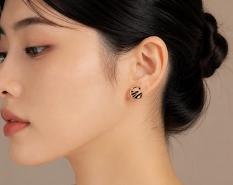 Handmade resin earrings | Original handmade earrings | Lightweight and unique jewelry | Choose your design