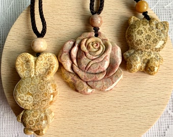 Collar con colgante de coral fósil tallado - Colgante artesanal - Colgante de piedra natural - Collar de piedras preciosas