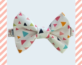 Dog collar with colorful triangles