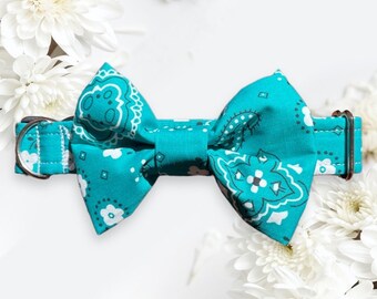 Dog collar with Bow. Green with White design.