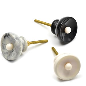 Bunte Möbelknöpfe aus Kunstharz | Handgefertigte Schubladenknäufe | SHILPWARE