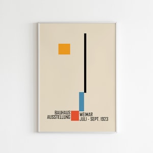 Puede incluir: Un cartel vintage de Bauhaus con un diseño geométrico en negro, naranja, rojo y azul. El texto del cartel dice "Bauhaus Ausstellung Weimar Juli - Sept. 1923".