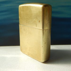 Vintage Zippo Solid Brass petrol lighter Manufactured in the USA.