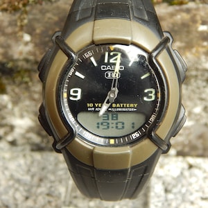 Casio HD Men&#39;s Ana-Digi Watch World Time 10 Year Battery 30 Data bank HDC600