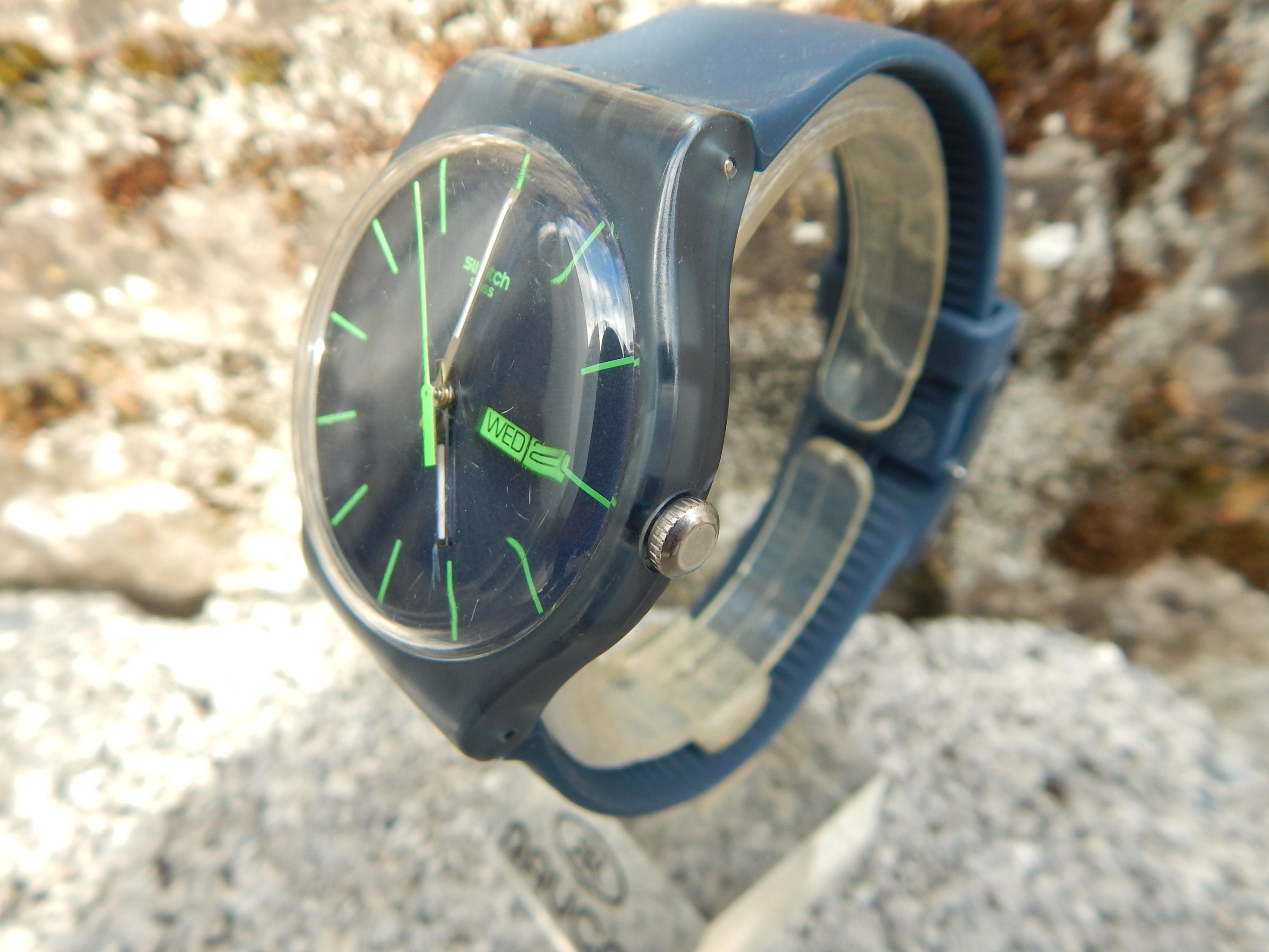Swatch Blue With Iridescent Neon Green Swiss Rebel V8  display picture 1