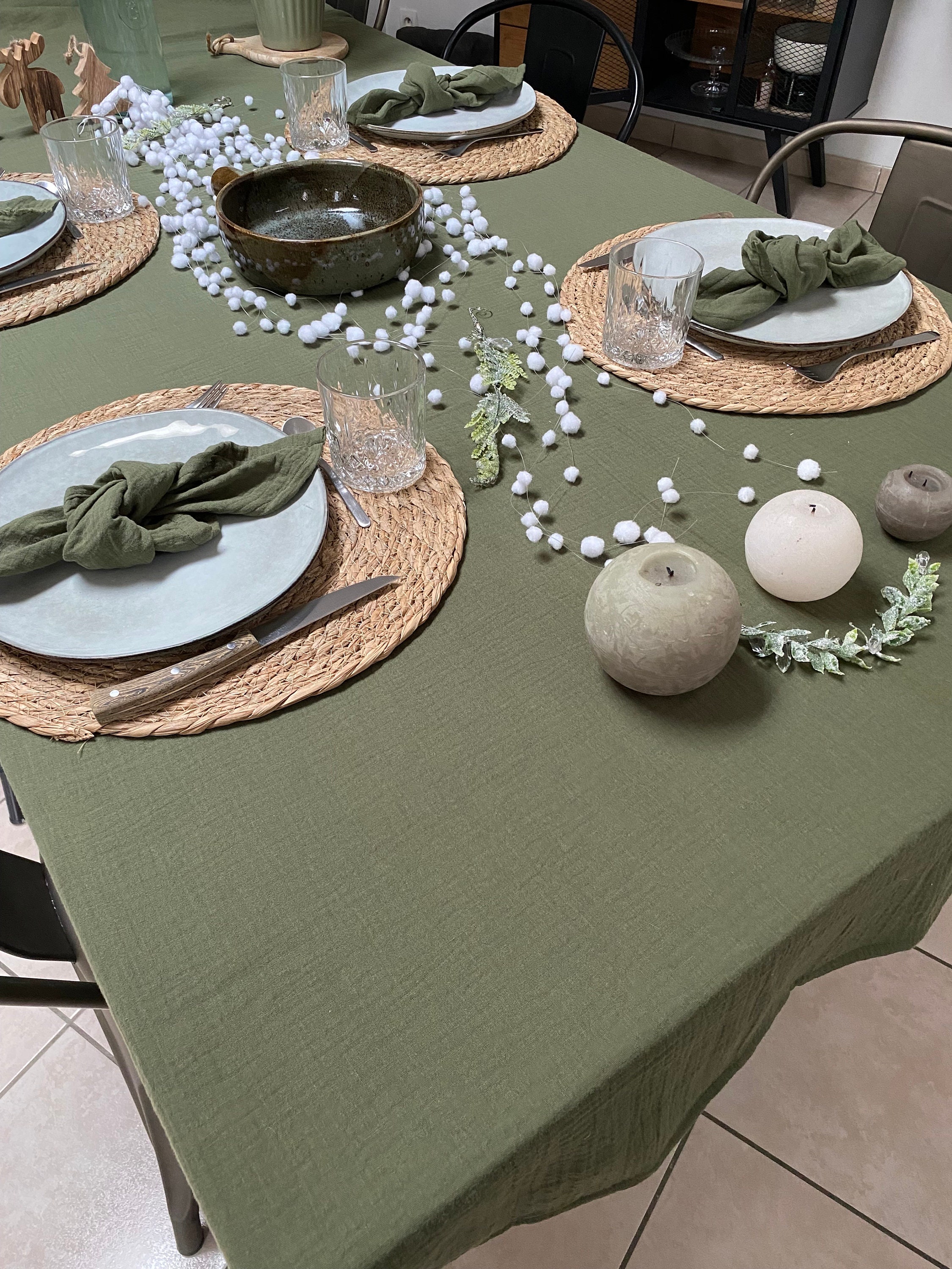 Chemin de table gaze de coton vert olive