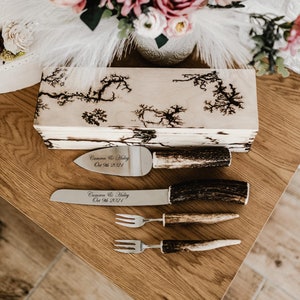 Paletta per torta nuziale rustica naturale, set personalizzato per tre torte nuziali, forchette orientali personalizzate, delicati ed eleganti coltelli da sposa in legno per servire