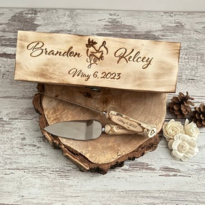 Rustic cake server,Wedding cake set,Rustic wedding Personalized server, Wood Wedding knife and server image 3