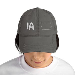 Iowa Dad Hat, IA State geborduurde pet, patriottische Iowan Gift, Hawkeye State Hat, Heartland Vintage Distressed Dad Cap, Corn Belt Pride