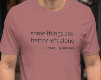Maglietta unisex per introversi, t-shirt minimalista con citazione, testo capovolto