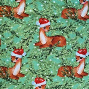 Christmas Santas Reindeer in Pines on Green 100% Baumwolle Preis Sperrgut