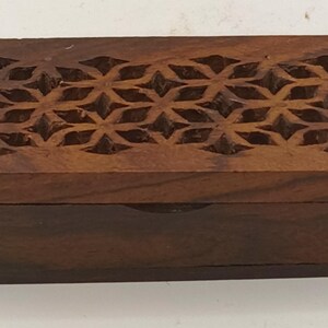 Vintage Hand-Carved Trinket/Snuff Box