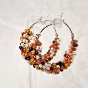 Warm pearl earrings with Miyuki glass beads, seed bead earrings, hand-wound pearl earrings, warm color mix, autumn jewelry