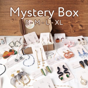 Mystery Box Schmuck, Wundertüte mit Ohrringen und Ketten, Schmuckset Überraschung, Geschenk Box Bild 1