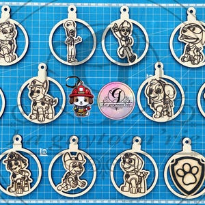 12 boules de noël de vos chiens préférés. (svg,png,dxf,pdf,lightburn,adobe illustrator)