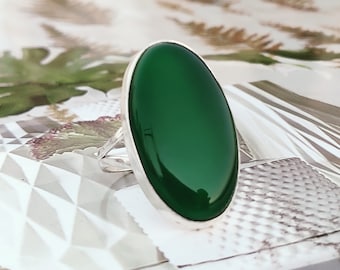 Natürlicher grüner Onyx-Ring, 925er Sterlingsilber, handgefertigter Edelstein-Ring, Cocktail-Ring, Statement-Ring, Geschenk für sie, ovaler grüner Onyx-Ring
