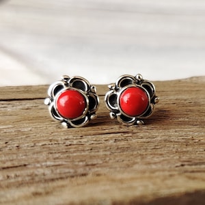 Natürliche rote Koralle Ohrstecker-runde Cabochon Koralle Ohrstecker-925 Sterling Silber Schmuck-Einfache Koralle Ohrstecker-Oktober Birthstone Bolzen-Push Geschenk