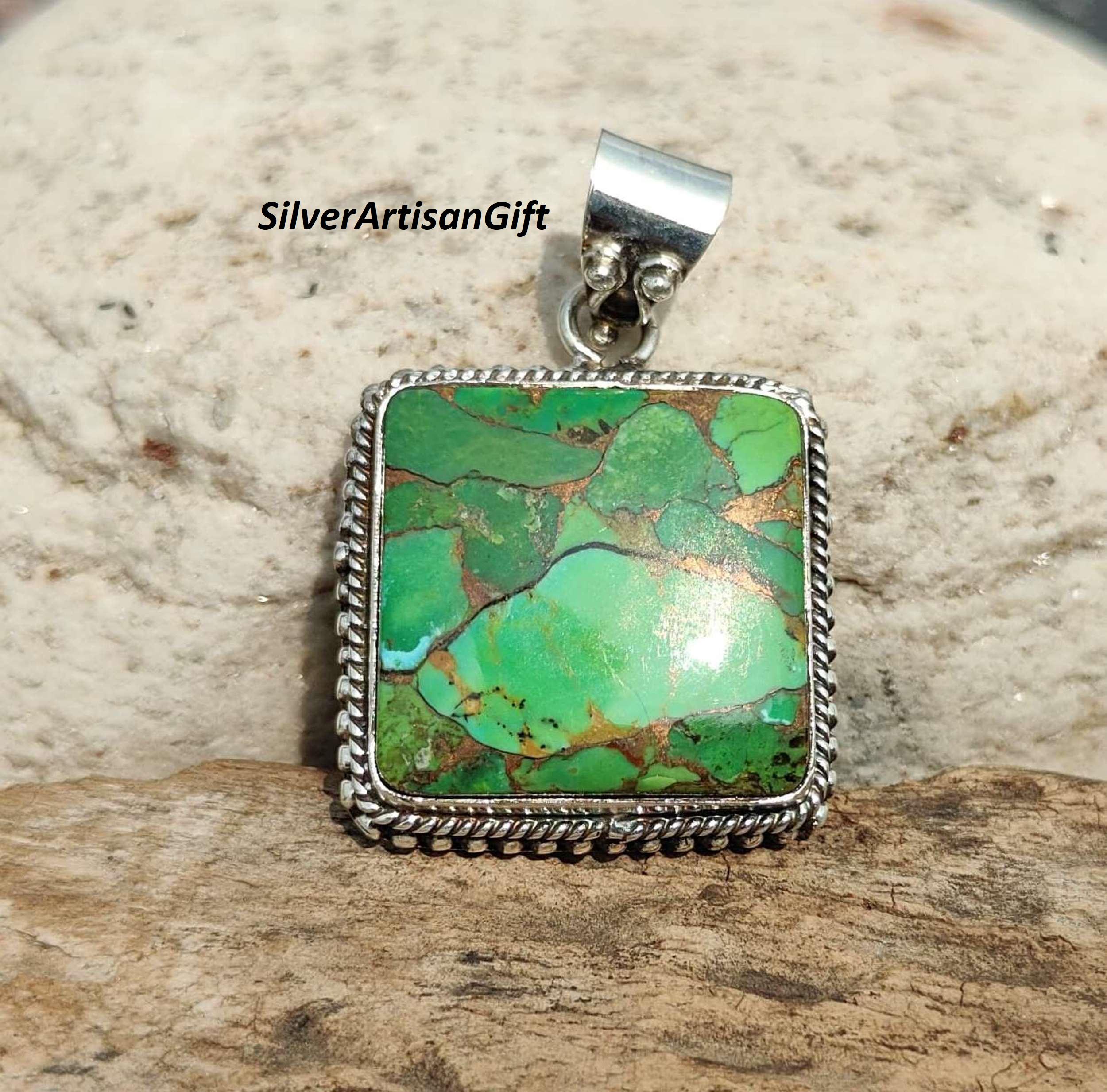 ハンドメイドスクエアグリーン銅ターコイズペンダント：925