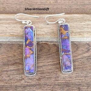Pendientes hechos a mano de plata de ley 925 con turquesa púrpura y cobre.