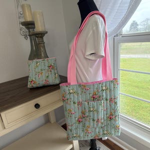 Handmade Quilted Tote Bag and Makeup/accessory Pouch Set –  Floral Print
