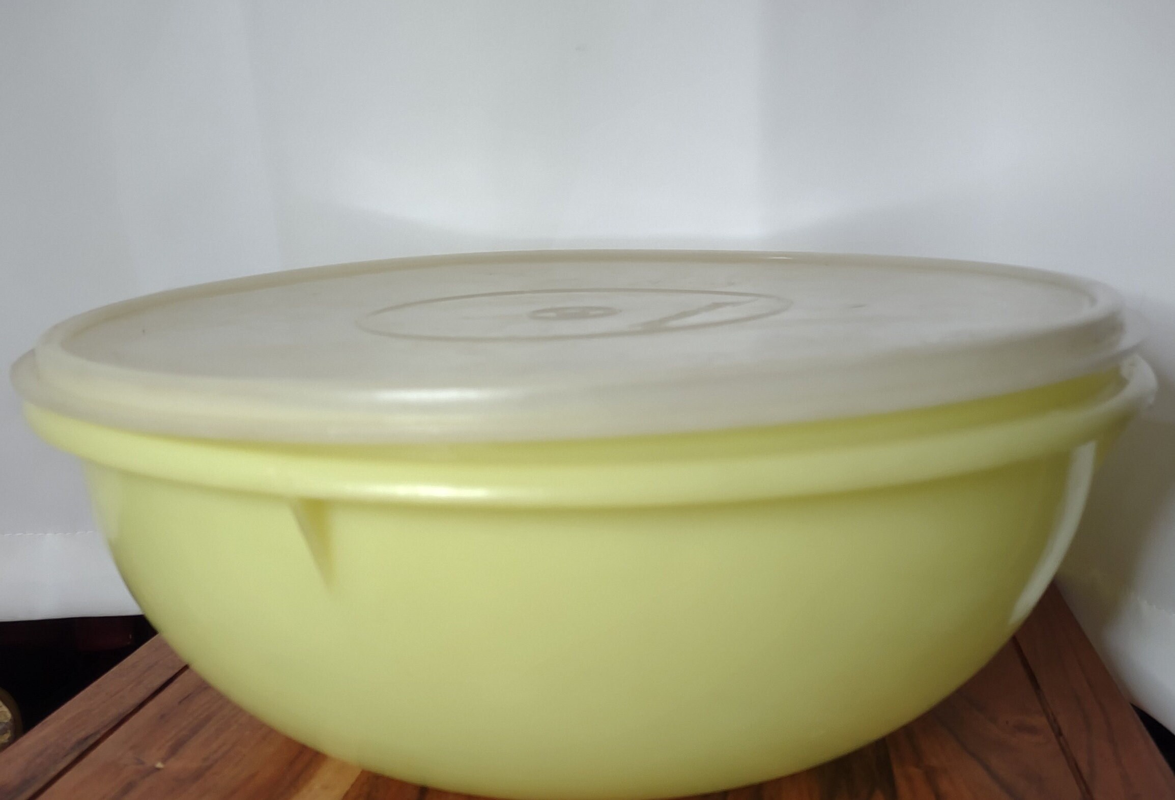 1970s Large TUPPERWARE Fix N Mix Green 26 Cup Bowl With Clear 