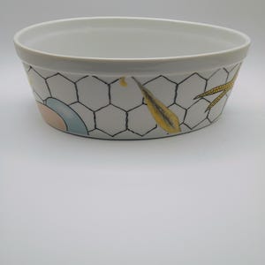 Vintage Franci Taste Setter Collection Villa Vanilla Palm Beach Chicken Wire Egg Shaped Casserole Dish