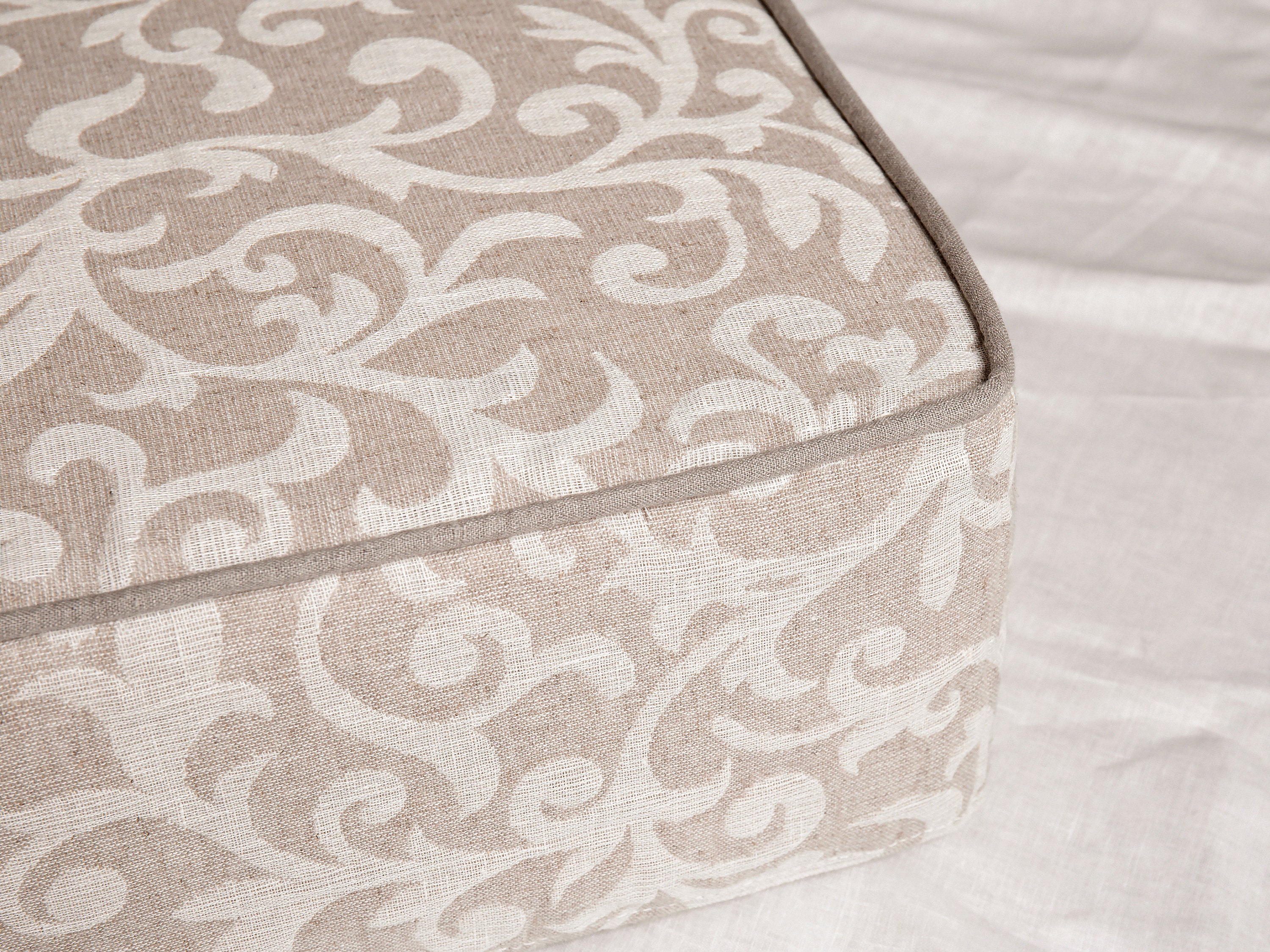 Heavy Linen Daybed Cover With Natural Cord High Durability Mattress