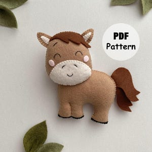 Vilten paard pdf-patroon, patroon boerderijdieren met stapsgewijze zelfstudie