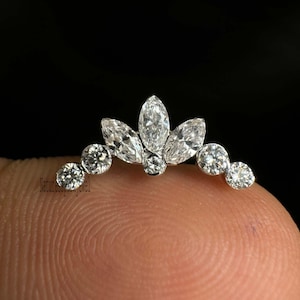 Aro con forma de flor de loto con diamantes engastados en oro macizo de 14 quilates y forma de marquesa, con rosca y exclusivo aro con forma de flor de loto con diamantes engastados en el cartílago