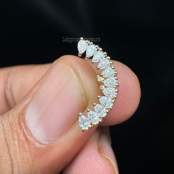 Pendiente trepador de ala en forma de pera en oro macizo de 14 k. Pendiente trepador de oreja con forma de flor de pera, apilable, con rosca para hélice y trago.