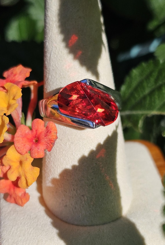Unique Red Stone Ring, Size 8 - image 7