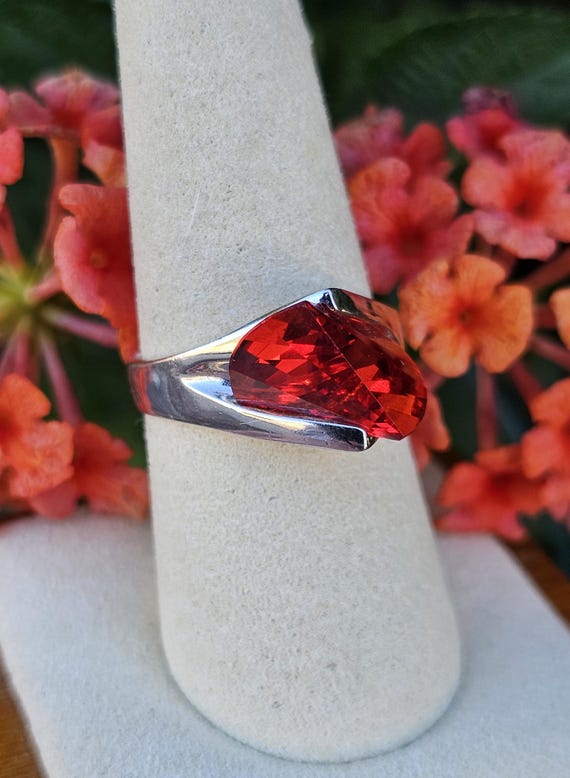 Unique Red Stone Ring, Size 8 - image 6