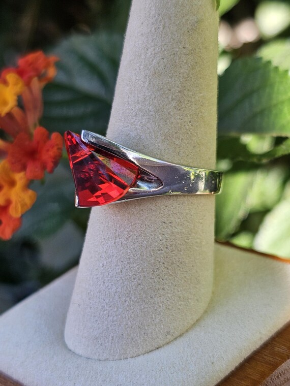 Unique Red Stone Ring, Size 8 - image 3