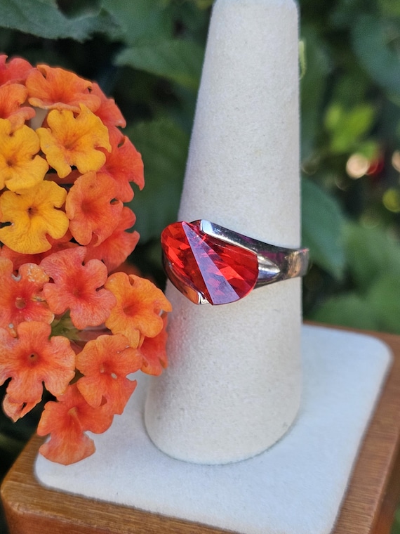 Unique Red Stone Ring, Size 8 - image 4