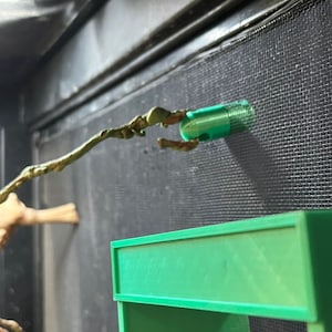 Magnetic Vine holder Mini