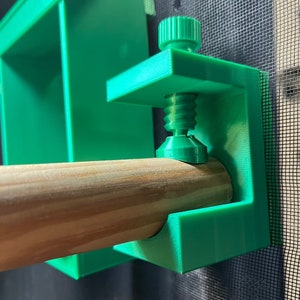 Branch holder for chameleon enclosures (Mesh)