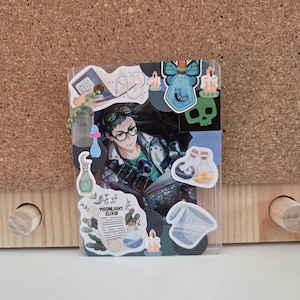 Twisted Wonderland ( Trey Clover ) photocard protector keychain