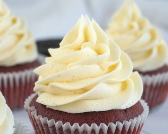 Classic American Buttercream Recipe – Silky Smooth Frosting (Video Tutorial)