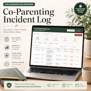 Può includere: Un laptop con un'interfaccia "Registro degli incidenti di co-genitorialità". Lo schermo mostra una tabella con i dettagli dell'incidente. L'immagine include un taccuino, una penna e una tazza. Il testo recita "Rimani organizzato. Rimani protetto."