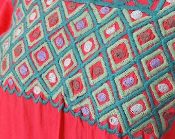 Mit Blumen bestickte Baumwoll-Leinen-Bluse, Naturfaser-Bluse, Damenhemd