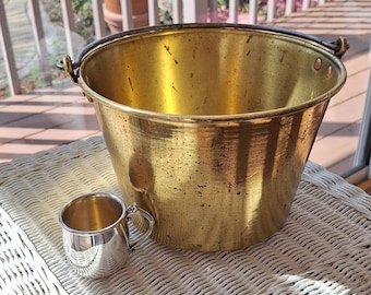 Native American Kirchen Wassereimer Set: Messingeimer mit versilberten Becher