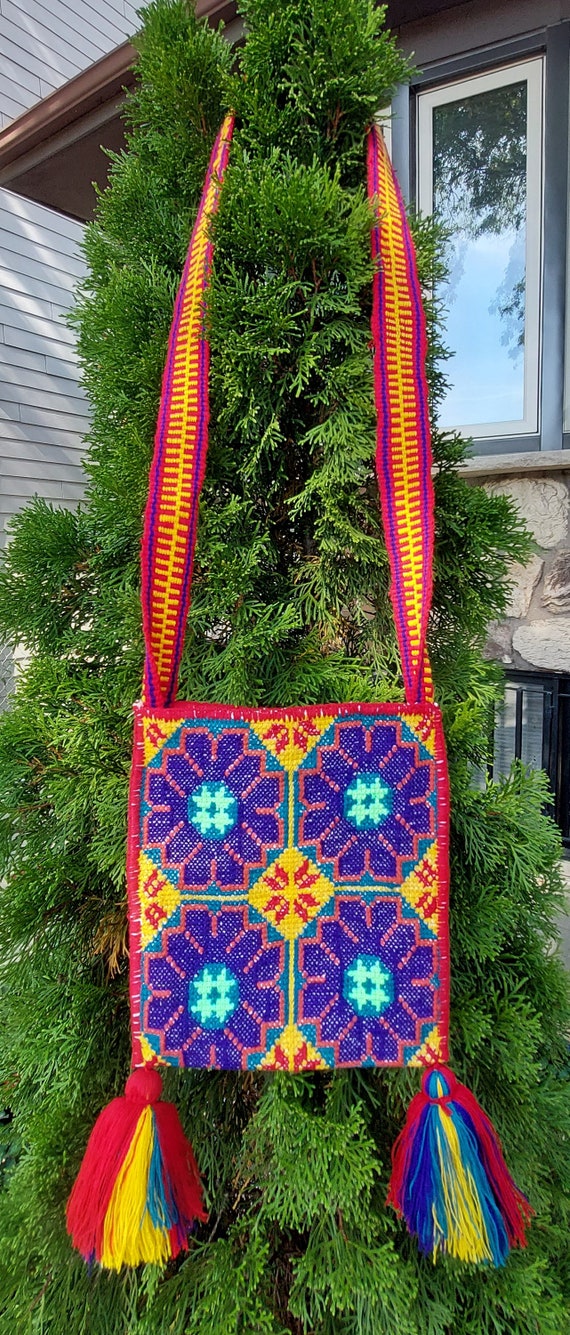Handmade Bag Native Huichol morrale Bag marakame Peyote Medicine Purse indigenous Handmade Sacred Geometry Design boho mexican Bolsa Morral Etsy