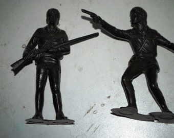 Vintage toys plastic soldiers - vintage USSR-two soldiers