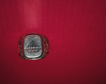 Anello con sigillo in argento vintage con l'immagine di un diamante (argento sterling 925) peso in grammi nella foto