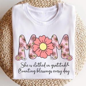 Floral Mom Tshirt, Mothers Day T-Shirt, Sunflower Mama Shirt, Best Mom Tee, Cute Mom Gift, New Mom Shirt, Flower Lover Gift, Mothers Shirt