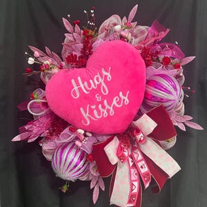 Valentine Wreath Valentines Day Wreath Valentine Wreaths for Front Door Valentine Swag Heart Wreath Valentine Decor Heart Decor pink