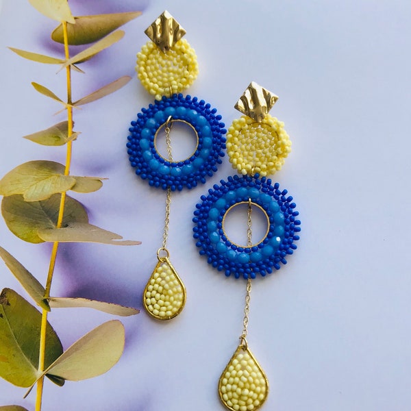 SELENE - Beaded Dangle Earring - Handmade in Colombia / Beige & Blue