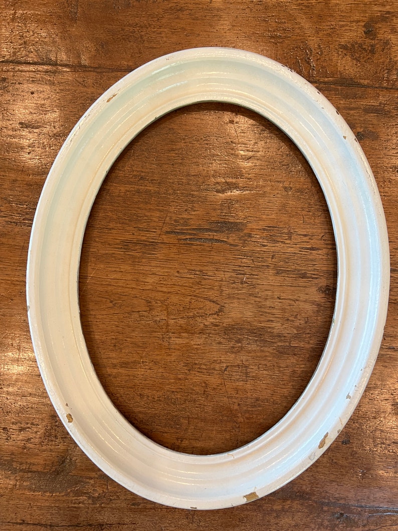 Vintage White Oval Frame & Glass 11x14 Etsy